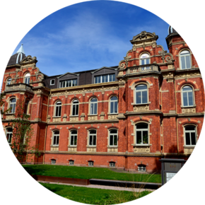 Foto der Villa Ecarius, Sitz der Volkshochschule Speyer, Bahnhofstraße 54